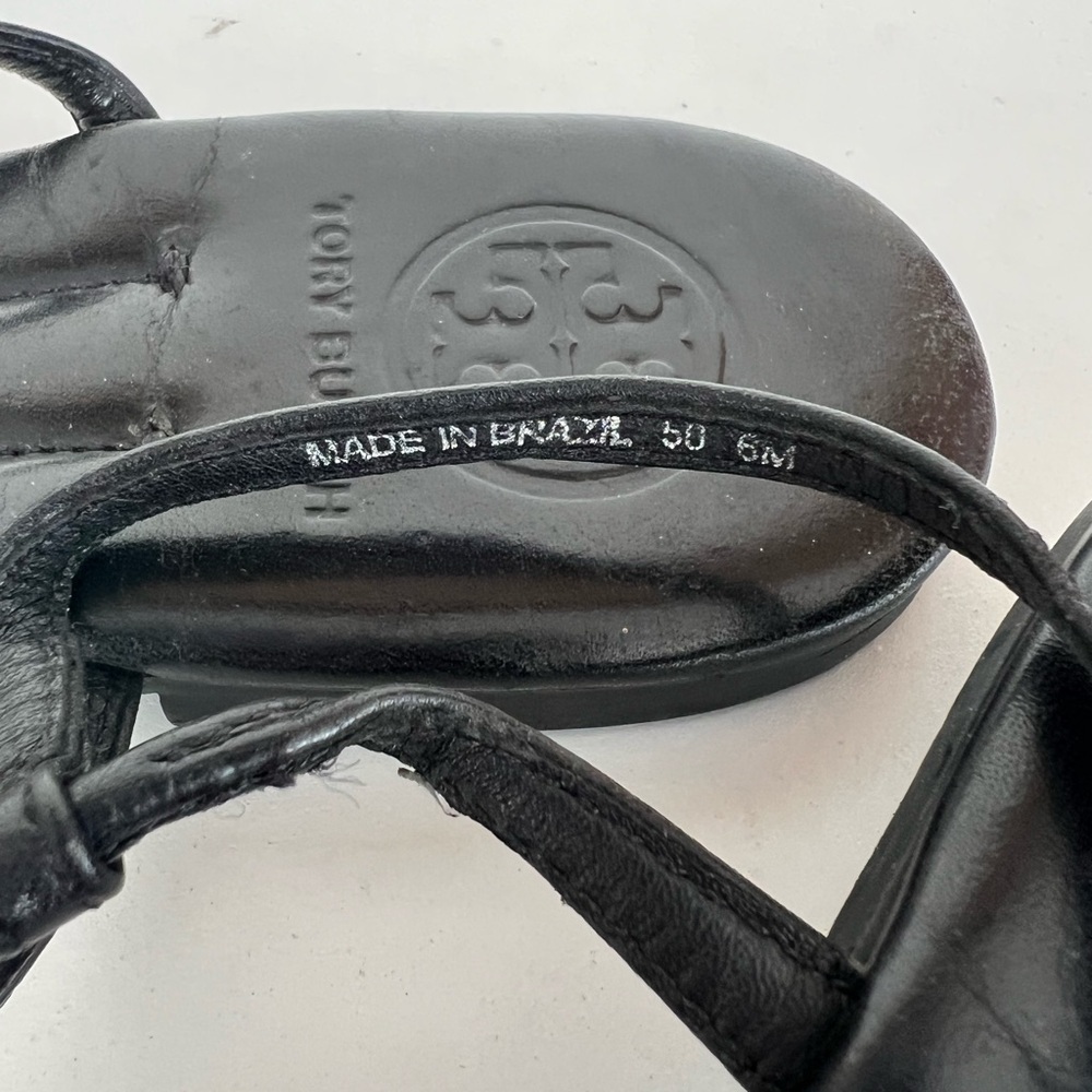 Tory Burch Emmy T-Strap Leather Sandals in Black with Gold Logo, size 6M - Picture 8 of 9